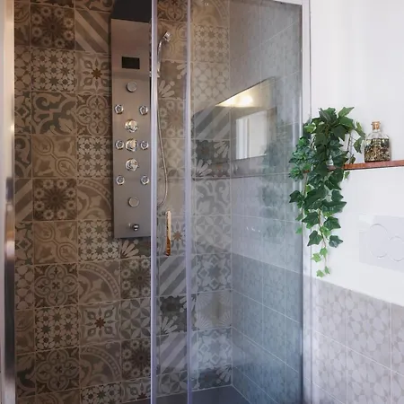 Bed & Breakfast Casal Di Peppe 4*