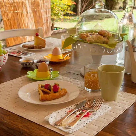 Bed & Breakfast Casal Di Peppe 4*